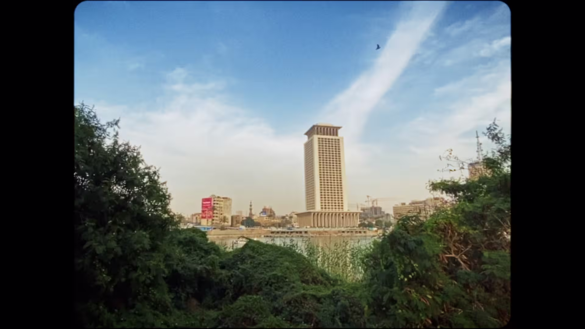 Huss _UntilWeReturn_still02 - H C