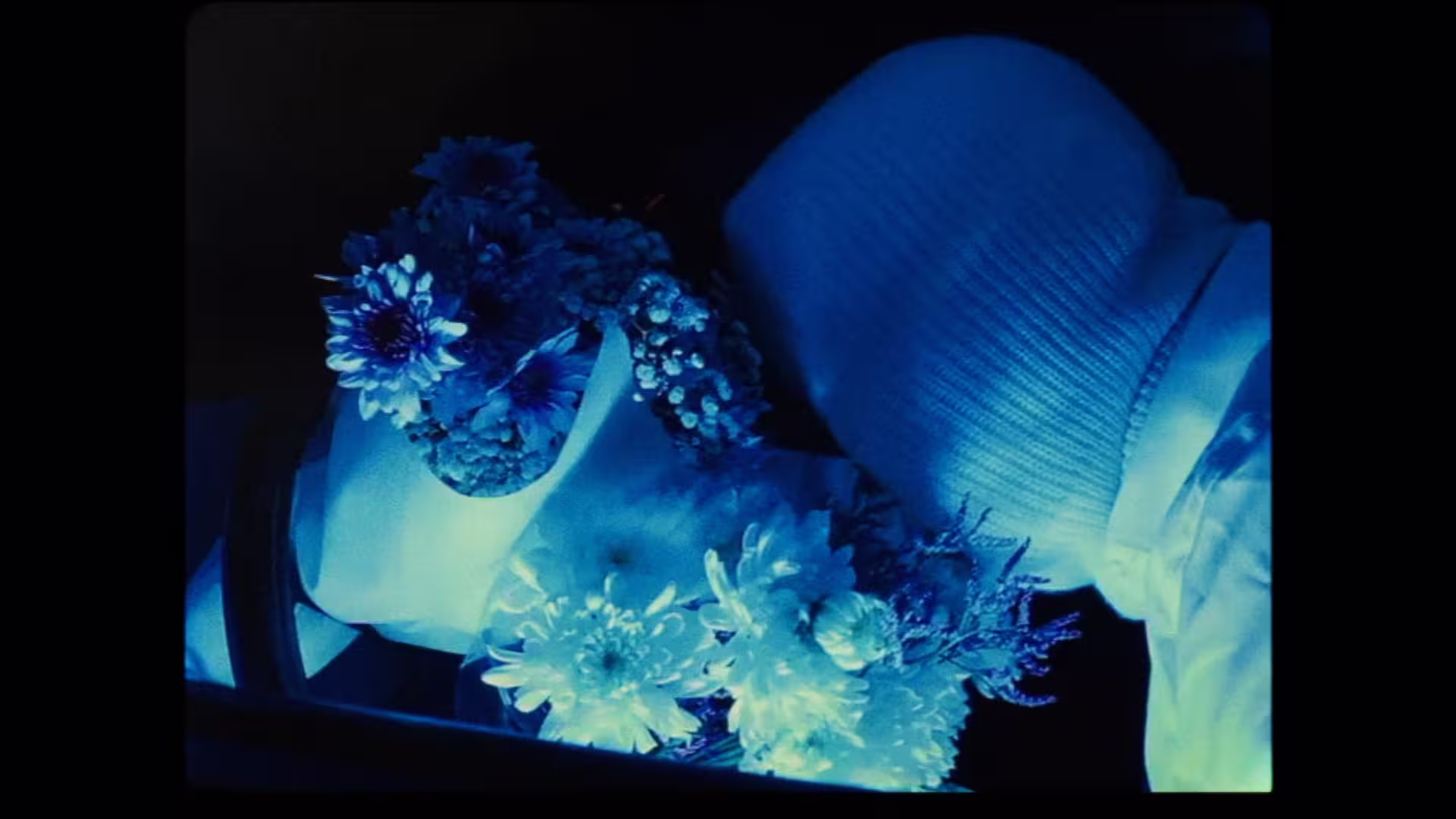 Huss _UntilWeReturn_still04 - H C